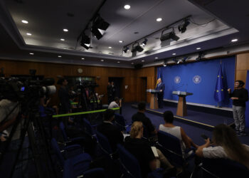 de-unde-au-venit-sobolanii?-raspunsul-lui-bolojan-si-domeniul-in-care-este-o-nebunie-–-hotnews.ro