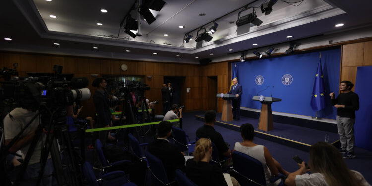 de-unde-au-venit-sobolanii?-raspunsul-lui-bolojan-si-domeniul-in-care-este-o-nebunie-–-hotnews.ro