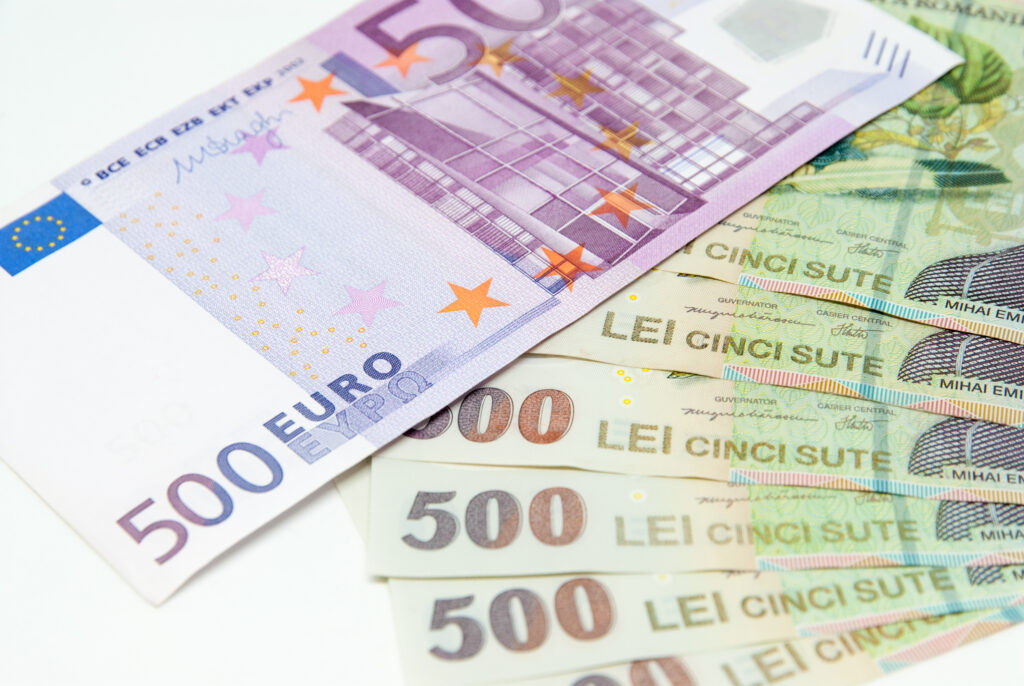 leul-continua-sa-se-deprecieze,-pe-fondul-crizei-politice-euro,-la-o-noua-valoare-record-pe-piata-interbancara-–-hotnews.ro