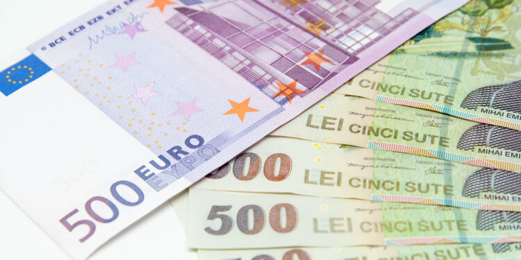 leul-continua-sa-se-deprecieze,-pe-fondul-crizei-politice-euro,-la-o-noua-valoare-record-pe-piata-interbancara-–-hotnews.ro