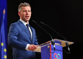 surpriza-de-la-budapesta:-peter-magyar-si-a-numit-cumnatul-ministru-al-justitiei