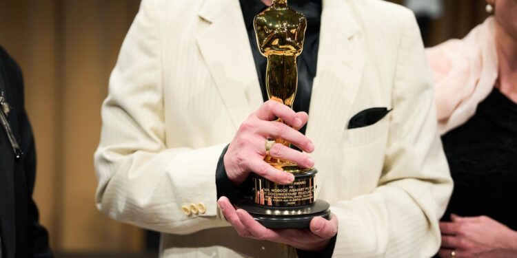 reguli-transante-pentru-premiile-oscar-ce-se-va-intampla-in-cazul-actorilor-si-scenaristilor-ai-–-hotnews.ro