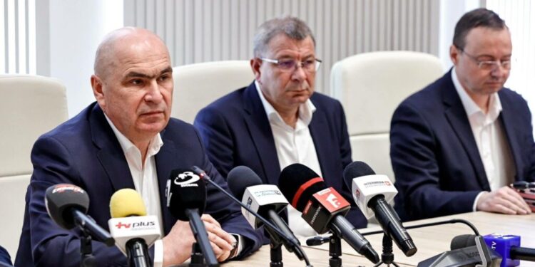 bolojan:-primul-contract-finantat-din-safe,-semnat-la-suceava-pentru-a7