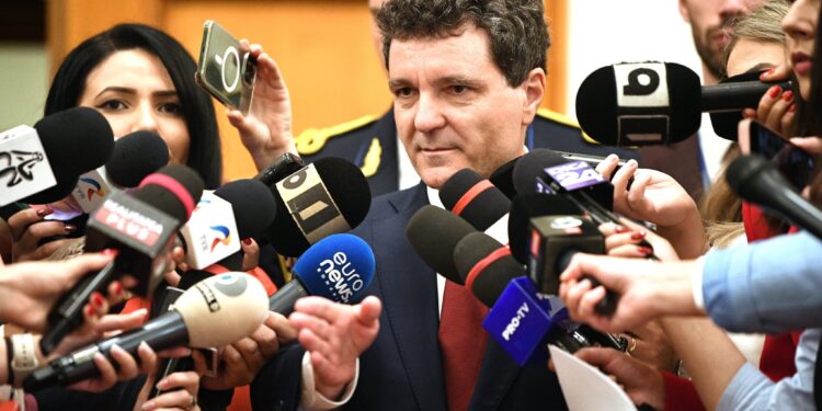 un-fost-lider-pnl-crede-ca-nicusor-dan-nu-putea-sa-faca-mai-mult-in-actuala-criza,-din-doua-motive-un-hopa-mitica-in-politica-romaneasca-–-hotnews.ro
