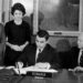 camera-montata-in-lustra-il-filma-in-timp-ce-el-scria-note-pentru-americani-povestea-spionului-roman-pentru-care-bush-a-intervenit-direct-la-ceausescu-–-hotnews.ro