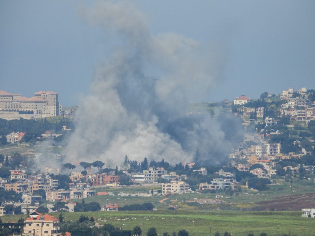 ostilitatile-dintre-israel-si-hezbollah-continua-in-ciuda-armistitiului-cel-putin-13-persoane-ucise-in-bombardamente-idf-in-sudul-libanului-–-hotnews.ro