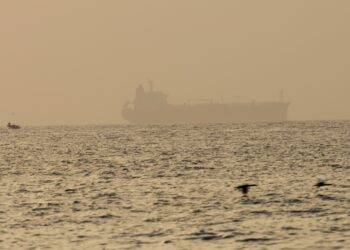 petrolier-capturat-de-pirati-in-largul-coastelor-yemenului:-mt-eureka-se-indreapta-fortat-spre-somalia-–-hotnews.ro