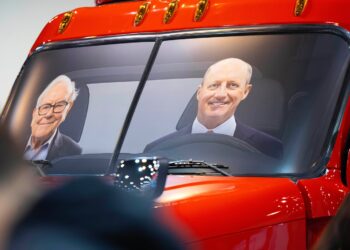 in-era-post-buffett,-berkshire-sta-pe-un-munte-de-bani-cum-planuieste-noul-ceo-sa-foloseasca-rezerva-uriasa-de-cash-–-hotnews.ro