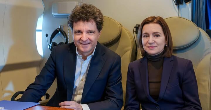 nicusor-dan,-alaturi-de-maia-sandu-in-drum-spre-reuniunea-comunitatii-politice-europene-de-la-erevan