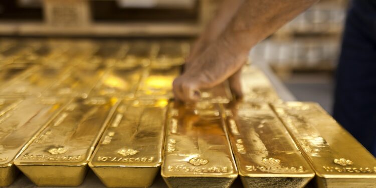 antifrauda-a-confiscat-aproape-un-milion-de-euro-provenit-din-comert-ilegal-cu-aur-–-hotnews.ro