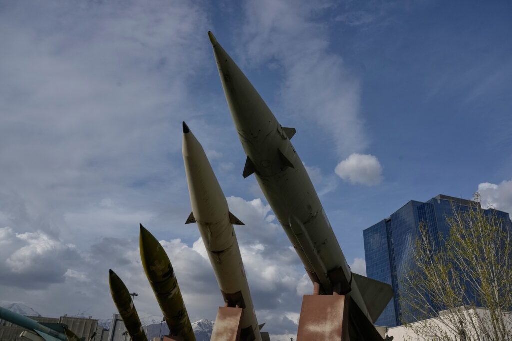 atac-cu-rachete-in-emiratele-arabe-unite,-primul-de-la-armistitiul-dintre-sua-si-iran,-din-9-aprilie-–-hotnews.ro