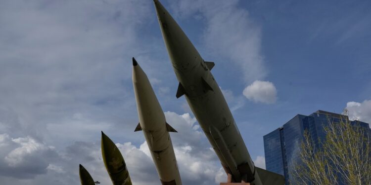 atac-cu-rachete-in-emiratele-arabe-unite,-primul-de-la-armistitiul-dintre-sua-si-iran,-din-9-aprilie-–-hotnews.ro