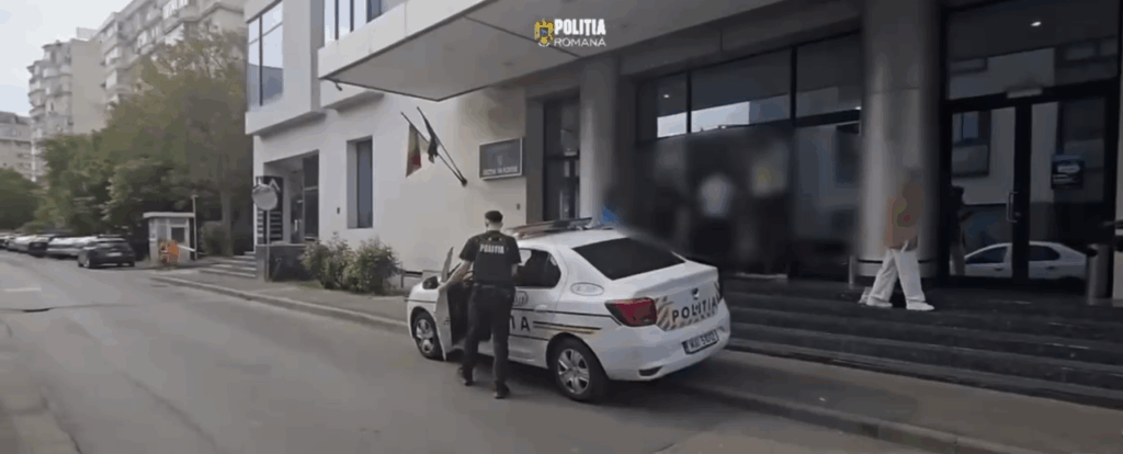 politistii-au-retinut-doi-tineri-care-dansau-pe-morminte,-in-cimitirul-bellu.-este-vorba-de-o-femeie-de-24-de-ani-si-un-adolescent-de-19-ani