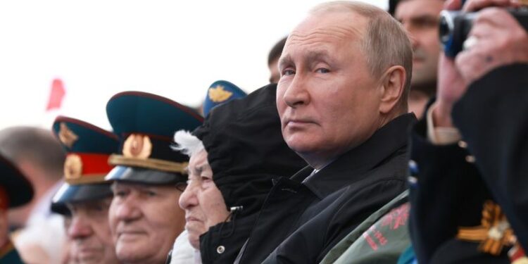 rusia-anunta-un-armistitiu-unilateral-pentru-parada-de-9-mai-si-ameninta-ucraina-daca-il-incalca:-lovim-centrul-kievului-cu-rachete-–-hotnews.ro