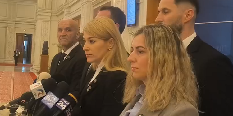 bolojan-a-ajuns-sa-fie-sustinut-de-cei-pe-care-ii-considera-extremisti.-parlamentarii-unit-nu-voteaza-motiunea-de-cenzura-initiata-de-psd-si-aur