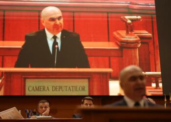 guvernul-ilie-bolojan-a-fost-demis-prin-motiune-de-cenzura-281-de-voturi-„pentru”.-miros-de-sange-in-pnl-/-presedintele-nicusor-dan-va-sustine-declaratii-de-presa