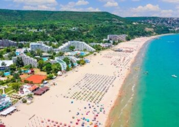 cat-costa-vacanta-in-romania-vs.-bulgaria-in-2026:-preturile-pe-care-turistii-le-platesc-pentru-un-sejur-de-7-nopti