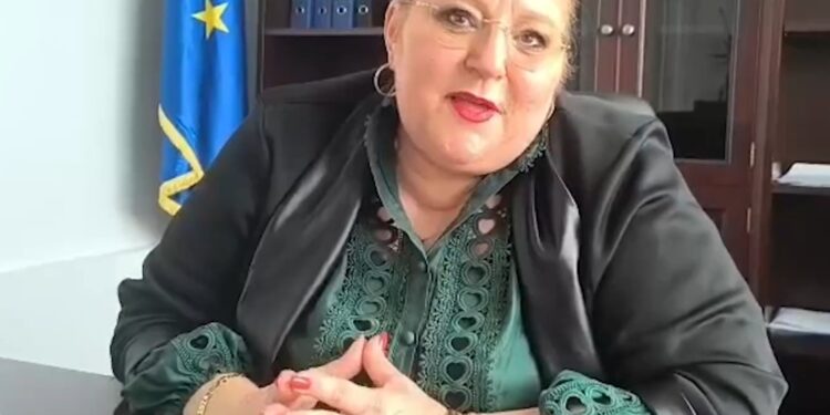 diana-sosoaca-spune-ca-este-acuzata-ca-a-aprins-lumanari-la-morti