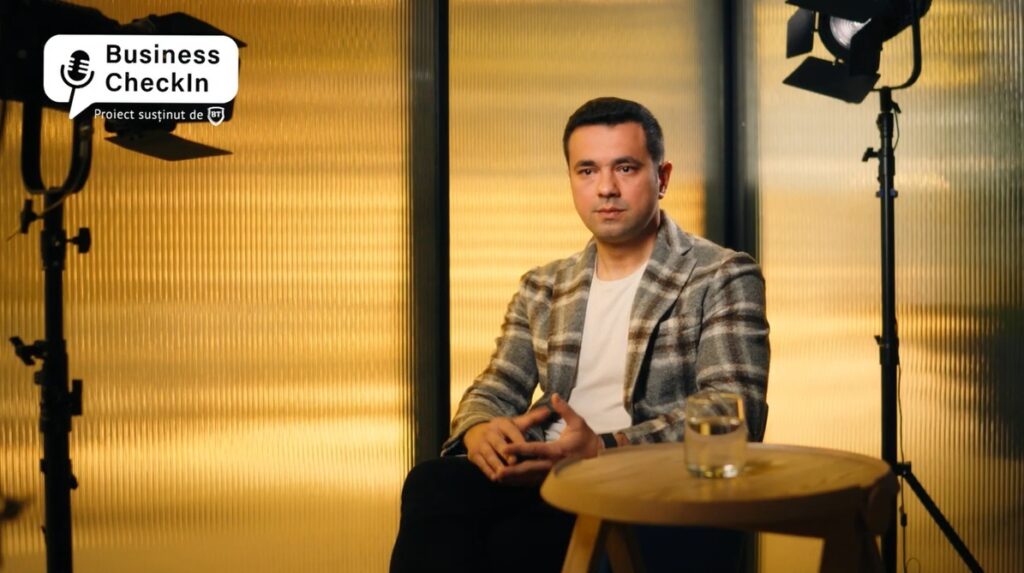 business-checkin-mihai-a-co-fondat-un-startup-de-inteligenta-artificiala-care-automatizeaza-procesele-din-imm-uri-ai-ul-inca-nu-poate-inlocui-pe-cineva-–-hotnews.ro