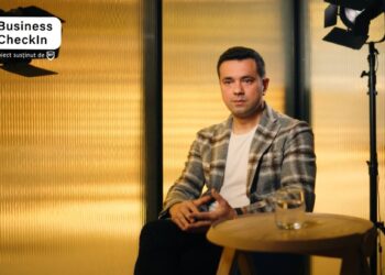 business-checkin-mihai-a-co-fondat-un-startup-de-inteligenta-artificiala-care-automatizeaza-procesele-din-imm-uri-ai-ul-inca-nu-poate-inlocui-pe-cineva-–-hotnews.ro