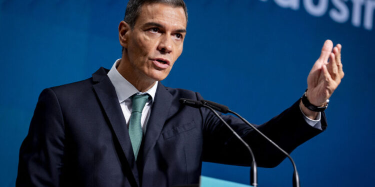 scandal-in-spania:-guvernul-sanchez,-criticat-pentru-gestionarea-navei-infectate-cu-hantavirus