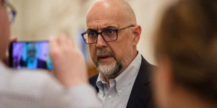 kelemen-hunor,-dupa-discutiile-informale-cu-nicusor-dan:-prima-optiune-pentru-noi-este-refacerea-coalitiei-/-ce-spune-despre-scenariul-unui-guvern-minoritar
