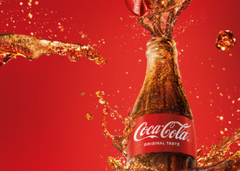 140-de-ani-de-istorie-coca-cola-si-35-de-ani-de-la-prima-sticla-facuta-in-romania-cum-a-devenit-un-brand-global-un-pilon-de-peste-900-de-milioane-de-euro-pentru-economia-locala-–-hotnews.ro