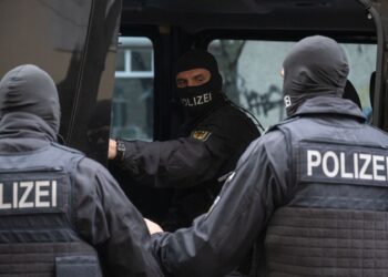 adolescent-suspectat-ca-pregatea-un-atac-terorist-in-germania-tintele-pe-care-le-viza-–-hotnews.ro