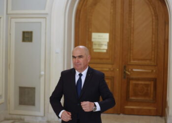 bolojan,-dupa-ce-tribunalul-din-covasna-a-suspendat-reforma-administratiei:-ordinele-de-prefecti-vor-fi-anulate
