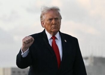 trump-spune-ca-tara-pe-care-a-amenintat-ca-o-va-prelua-merge-intr-o-singura-directie-si-ca-este-stat-esuat-–-hotnews.ro