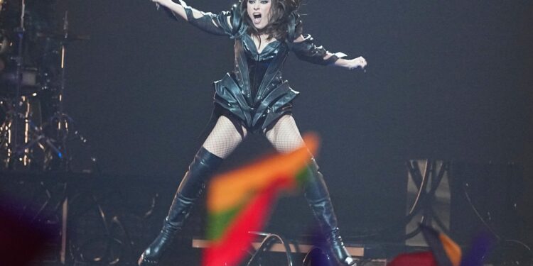eurovision-2026-momentul-in-care-alexandra-capitanescu-afla-ca-este-in-finala-prezentatoarea-tvr-nu-s-a-putut-stapani-–-hotnews.ro
