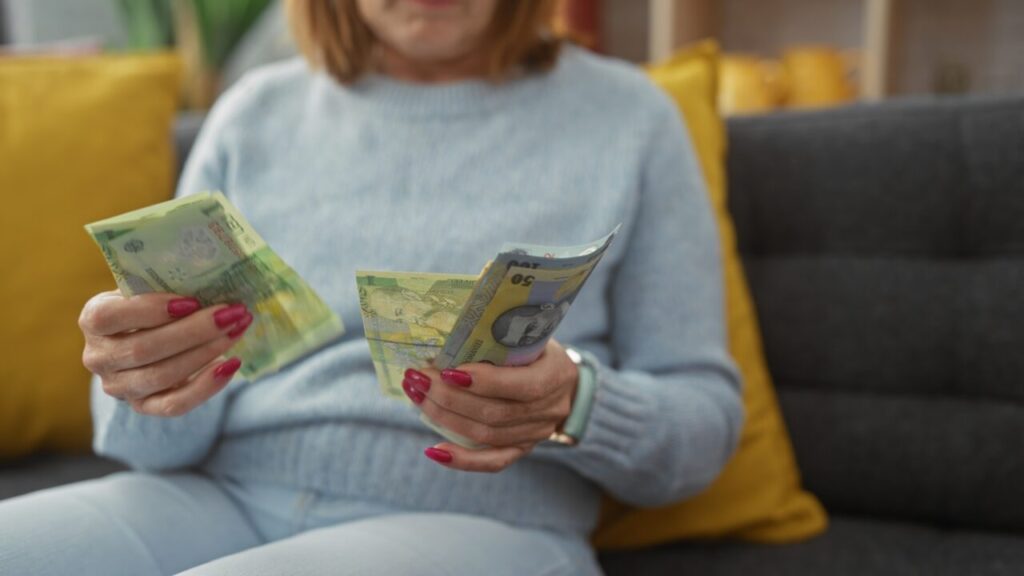 cati-pensionari-avea-romania-la-finalul-lunii-aprilie-2026-pensia-medie-a-trecut-de-2.700-de-lei