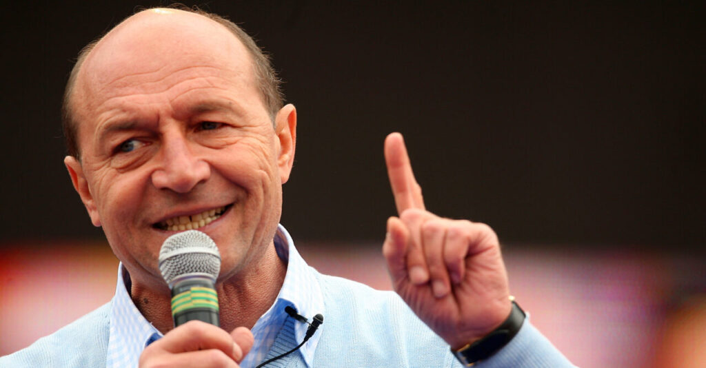 basescu-il-pulverizeaza-pe-bolojan:-si-ei-sunt-la-fel-de-sobolani,-chiar-daca-actioneaza-un-intrerupator