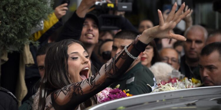 foto-cum-a-fost-primita-castigatoarea-eurovision-la-intoarcerea-in-bulgaria-o-natiune-exceptional-de-talentata-–-hotnews.ro