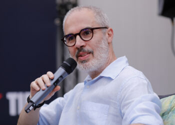 interviu-cu-mihnea-maruta-omul-care-a-explicat-in-romania-teoria-the-network-state-avertizeaza-ca-am-crescut-o-generatie-careia-nu-ii-lipseste-nimic-si-ea-este-cea-mai-nefericita-generatie-–-hotnews.ro