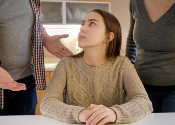 de-ce-nu-mai-asculta-adolescentii-de-parinti-chiar-si-in-familiile-fara-probleme-majore-–-hotnews.ro