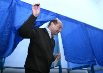 19-ani-de-la-referendumul-pentru-demiterea-presedintelui-traian-basescu.-cronologia-uneia-dintre-cele-mai-importante-crize-politice-din-romania