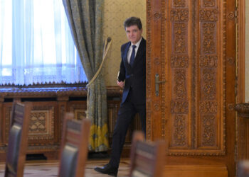 nicusor-dan-are-azi-consultari-cu-liderii-grupurilor-parlamentare-uniti-pentru-romania,-pace-–-intai-romania-si-parlamentarii-neafiliati