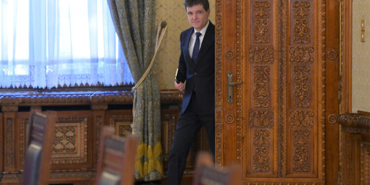 nicusor-dan-are-azi-consultari-cu-liderii-grupurilor-parlamentare-uniti-pentru-romania,-pace-–-intai-romania-si-parlamentarii-neafiliati
