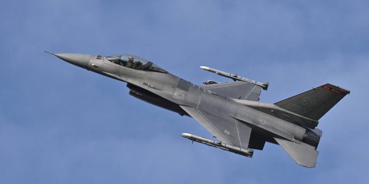un-nou-incident-cu-drona-in-zona-baltica,-la-doua-zile-dupa-interventia-avionului-f-16-romanesc-in-estonia-alerta-in-letonia-–-hotnews.ro