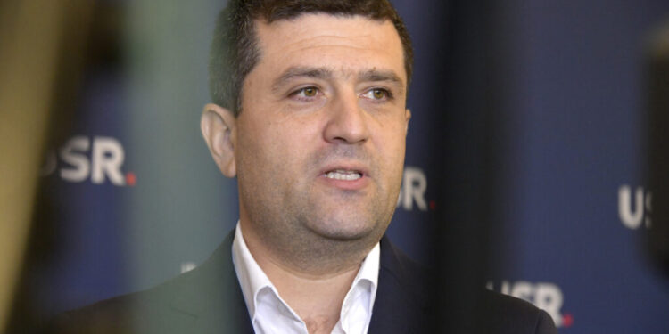 radu-miruta,-in-vizita-la-detasamentul-romanesc-carpathian-vipers-din-lituania,-in-contextul-dronei-doborate