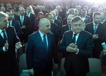 crin-antonescu-critica-declaratiile-lui-bolojan-privind-proiectul-smr-de-la-doicesti:-o-influenta-de-natura-externa