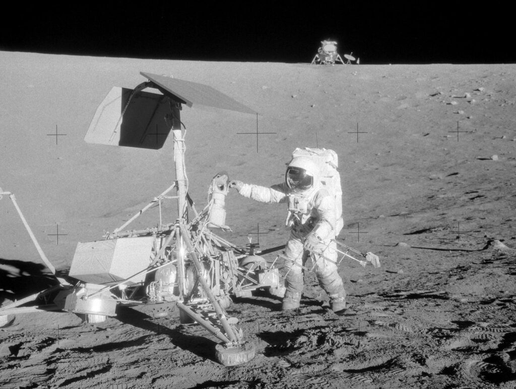 pentagonul-desecretizeaza-al-doilea-lot-de-documente-despre-ozn-uri-ce-s-a-observat-la-a-doua-aselenizare,-a-misiunii-apollo-12-–-hotnews.ro