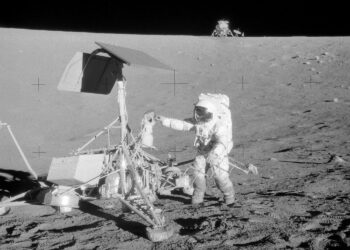pentagonul-desecretizeaza-al-doilea-lot-de-documente-despre-ozn-uri-ce-s-a-observat-la-a-doua-aselenizare,-a-misiunii-apollo-12-–-hotnews.ro