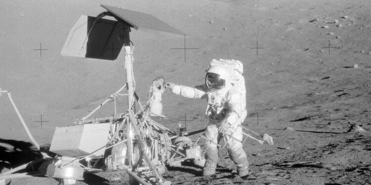 pentagonul-desecretizeaza-al-doilea-lot-de-documente-despre-ozn-uri-ce-s-a-observat-la-a-doua-aselenizare,-a-misiunii-apollo-12-–-hotnews.ro