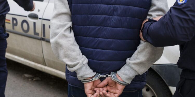 patru-barbati-implicati-in-bataia-din-centrul-vechi-al-capitalei-au-fost-retinuti-–-hotnews.ro