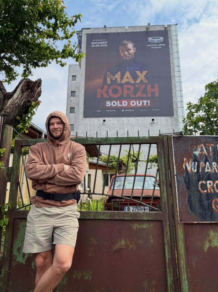 cine-este-max-korzh,-artistul-din-belarus-care-aduce-39000-de-spectatori-straini-pe-arena-nationala:-cel-mai-mare-numar-de-turisti-straini-adusi-la-un-eveniment-din-romania-–-hotnews.ro
