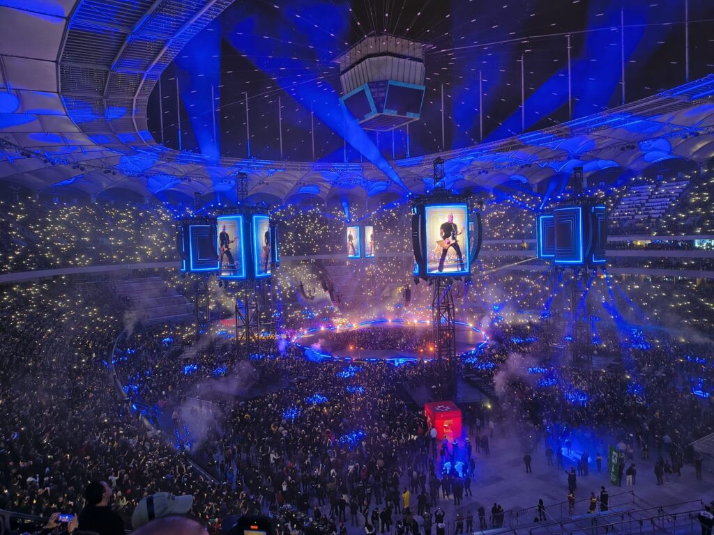 interviu-detaliul-mai-putin-vizibil-din-posterul-concertului-metallica-de-la-bucuresti:-e-un-avertisment-al-istoriei-–-hotnews.ro