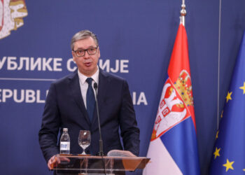 zeci-de-mii-de-oameni-protesteaza-in-serbia-impotriva-presedintelui-aleksandar-vucic