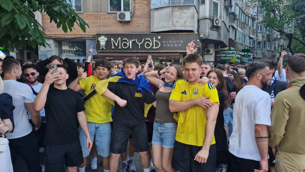 reportaj-cine-sunt-fanii-lui-max-korzh,-cei-care-au-umplut-arena-nationala-si-au-strigat:-buharest,-ucraina!-–-hotnews.ro